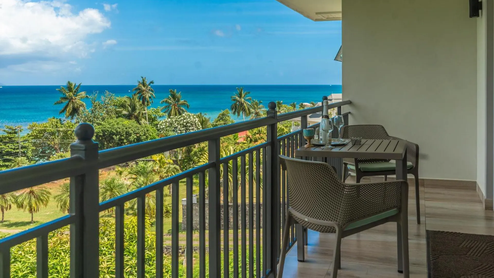 Summer Sand Holiday Apartments Beau Vallon